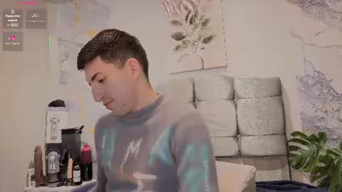 un_sluttyy online show from September 4, 11:58 am
