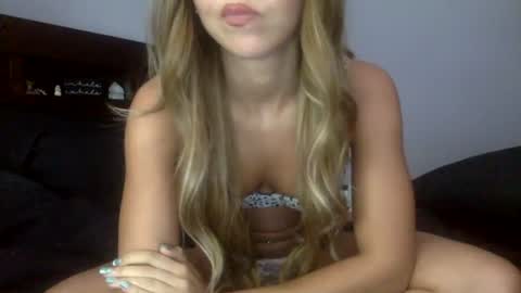Gracie 3 online show from August 12, 8:22 pm