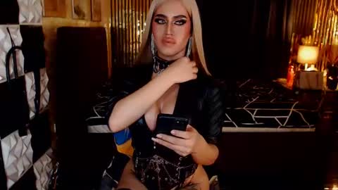unforgettablehorsecock online show from June 12, 11:06 am