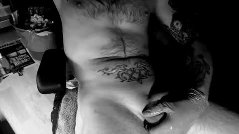 unlitimnaughty_ online show from May 1, 8:18 am