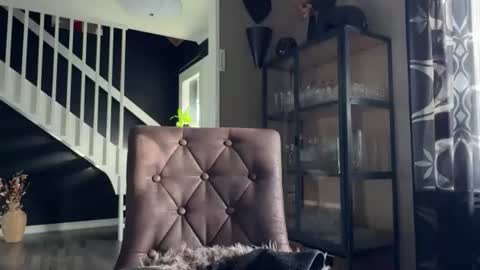 unlitimnaughty_ online show from June 14, 3:47 am