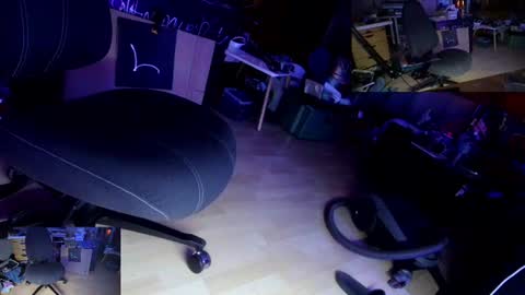 unlitimnaughty_ online show from June 15, 9:13 pm