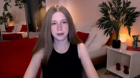 unreal_lady online show from August 1, 3:07 pm