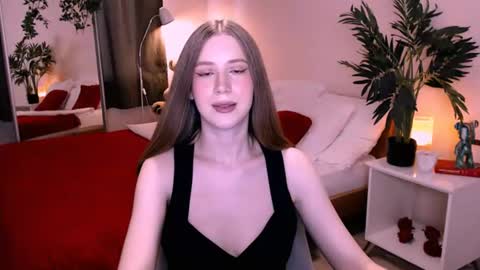 unreal_lady online show from August 5, 5:33 pm