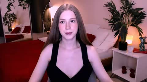 unreal_lady online show from August 5, 6:50 pm