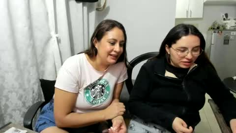 Kary joha and jess online show from August 1, 1:33 am