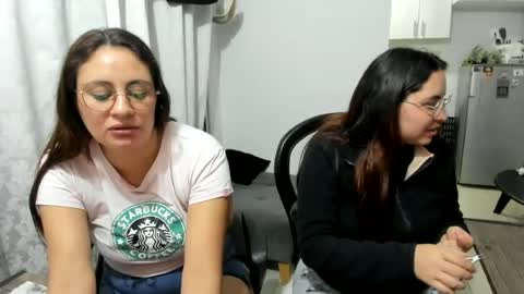 Kary joha and jess online show from August 1, 2:39 am
