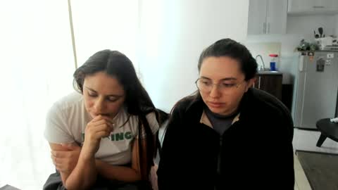 Kary joha and jess online show from August 1, 10:05 pm