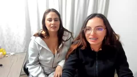 Kary joha and jess online show from August 6, 2:43 am