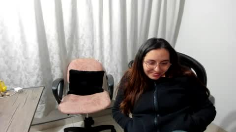 Kary joha and jess online show from August 8, 2:00 am