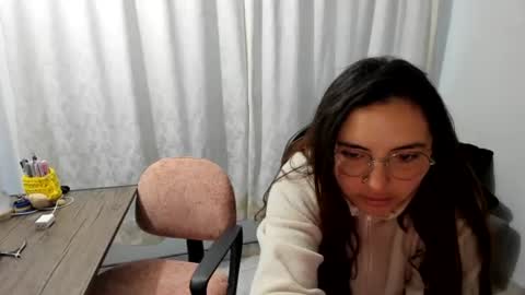 Kary joha and jess online show from August 8, 11:05 pm
