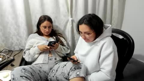 Kary joha and jess online show from August 11, 3:30 am