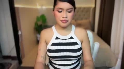 ur_bombshellpatty online show from July 20, 6:44 pm