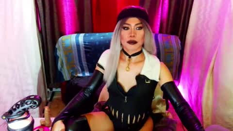 MISS ANNA online show from August 8, 1:00 pm