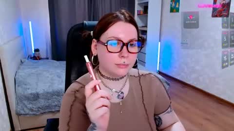 ur_geekgirl online show from July 23, 7:44 am