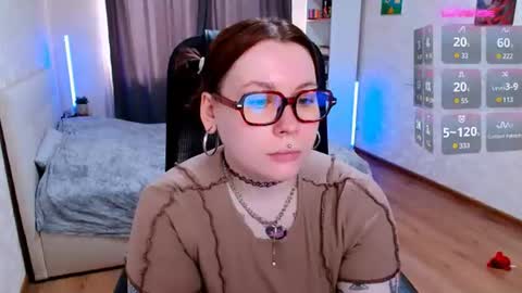 ur_geekgirl online show from July 25, 8:29 am