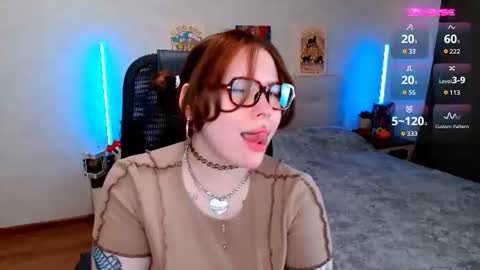 ur_geekgirl online show from August 3, 2:46 pm