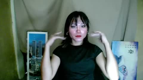 ur_miss_xoxo online show from August 12, 11:34 am