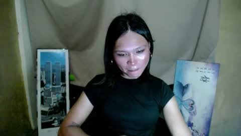 ur_miss_xoxo online show from August 13, 4:15 am