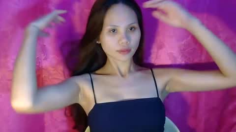 ur_nicscummer online show from August 12, 3:36 pm