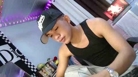 ur_shan21 online show from July 13, 6:42 am