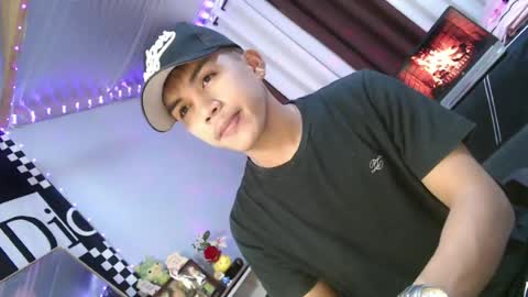 ur_shan21 online show from July 14, 5:34 am