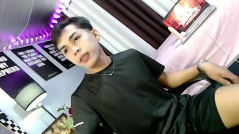 ur_shan21 online show from August 6, 6:18 pm