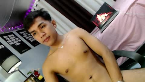 ur_shan21 online show from August 8, 8:58 am