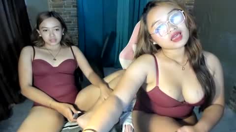 ur_truelyhot_dre online show from August 5, 9:40 am