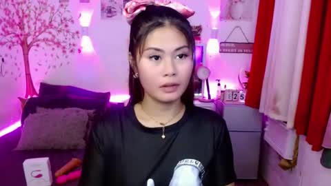 HelloIm  Girly online show from July 25, 2:37 am