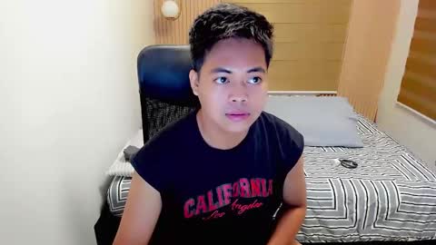 ur xzenxzen online show from June 3, 1:04 pm