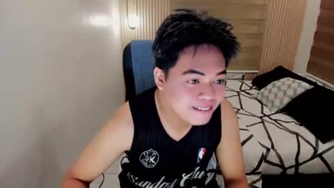 ur xzenxzen online show from June 18, 3:23 pm