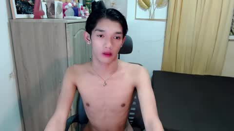 urasian_john20 online show from August 9, 6:14 am