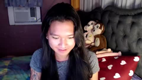 NEWRA  ALLISON online show from May 28, 9:40 pm