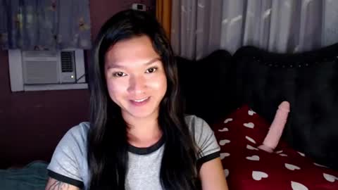 NEWRA  ALLISON online show from July 31, 3:57 am