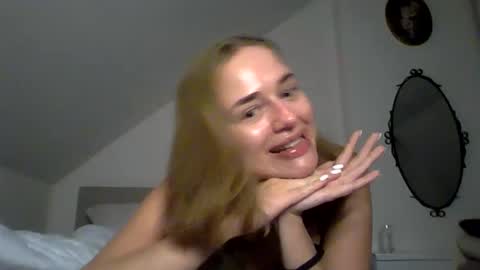 Leah  online show from June 8, 6:58 pm