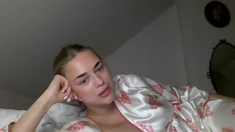 Leah  online show from June 15, 7:56 pm