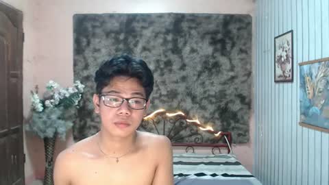 urdreamboy_doms online show from August 4, 8:00 am