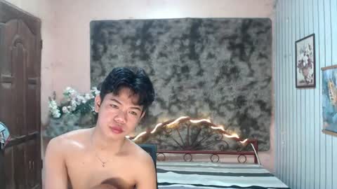 urdreamboy_doms online show from August 9, 8:15 am