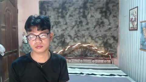 urdreamboy_doms online show from August 10, 11:11 am