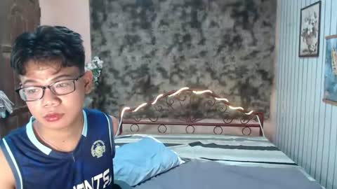 urdreamboy_doms online show from August 11, 5:42 am