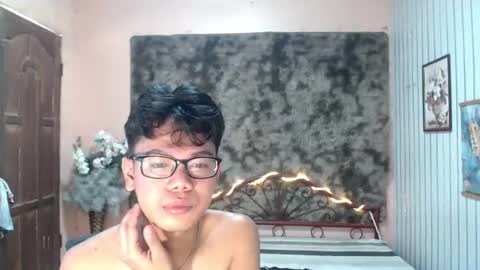 urdreamboy_doms online show from August 14, 5:00 am