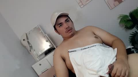 ure_fattytoy143 online show from June 27, 2:31 pm