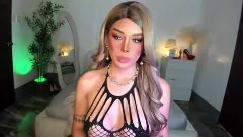 Angela Cullens online show from August 13, 9:18 pm