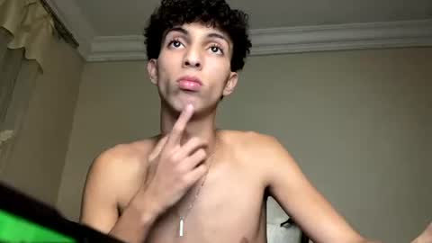 urfavtwinkx21 online show from July 13, 8:36 pm