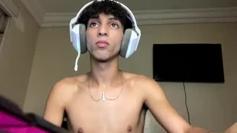 urfavtwinkx21 online show from July 24, 10:46 pm