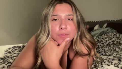 urgirlgracie966 online show from August 2, 3:57 am