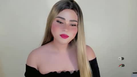 urhotfantasy online show from March 11, 12:24 pm