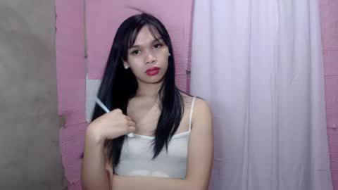 urhotfuckinginnocent1 online show from August 15, 2:21 pm