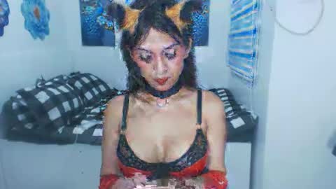 urhotsapphire online show from June 11, 2:40 am